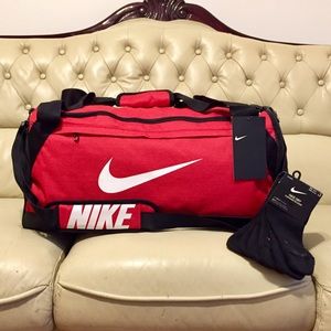 Nike Brasilia Duffel Bag &Nike Dri-Fit Sock Bundle